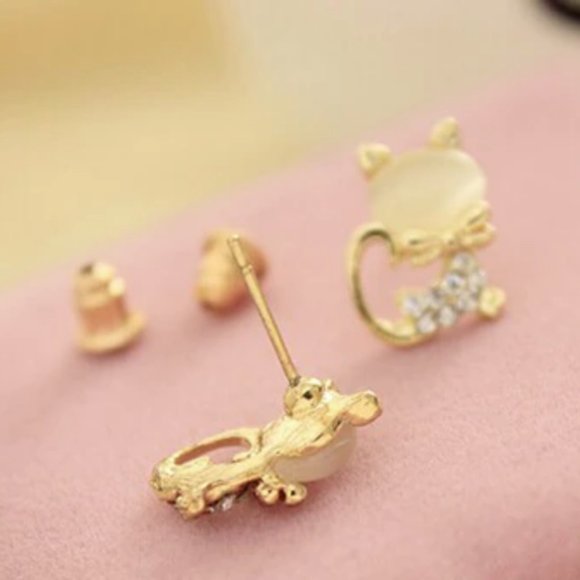 Sweet Kitten Moonstone Earrings - White - Picture 2 of 4